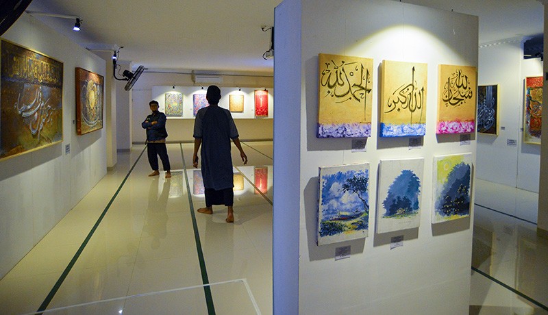 Melihat Pameran Kaligrafi The Real Surau - Bagian 1