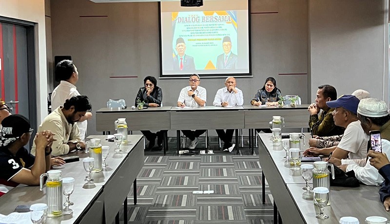 Hadapi Pendemo Pasar Senen, Mendag Zulhas Siapkan Solusi untuk Pedagang Pakaian Bekas - Bagian 4