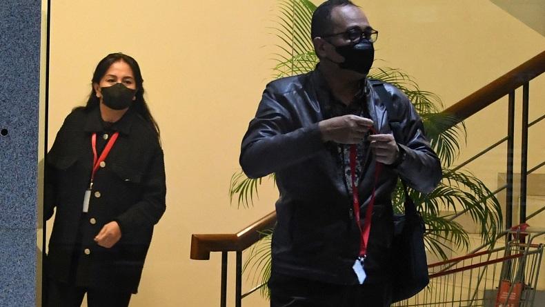 KPK Geledah Rumah Rafael Alun, Temukan Puluhan Tas Mewah hingga Uang Tunai