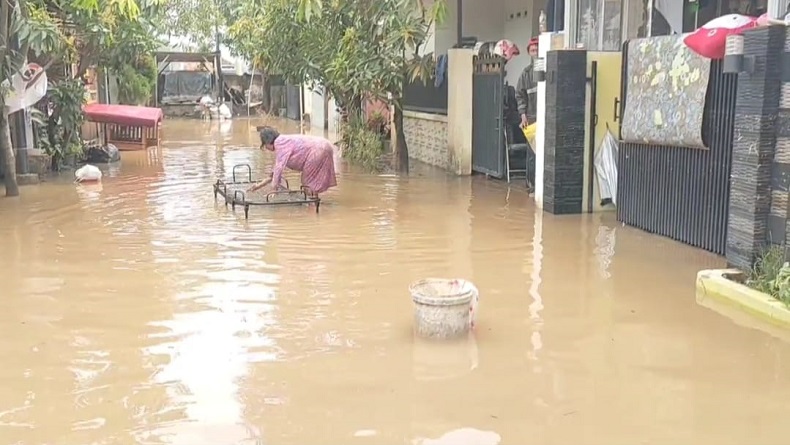 Tembok Perumahan Jebol, Warga Permata Dawuan Cirebon Khawatir Kebanjiran Lagi