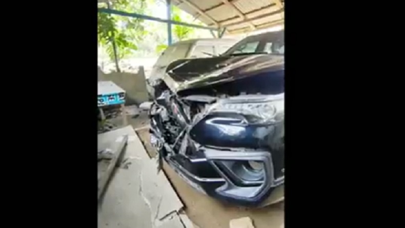 Mobil yang Ditumpangi Wakil Ketua DPRD Tanjab Barat Tabrakan, 1 Orang Tewas