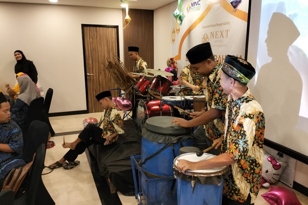  Bahagianya Anak-Anak Panti Asuhan Bina Siwi saat Buka Bersama di Next Hotel