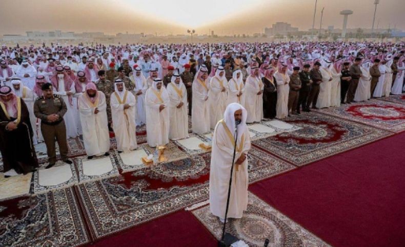 Arab Saudi Keluarkan Panduan Sholat Idul Fitri, Dilaksanakan 15 Menit Setelah Matahari Terbit