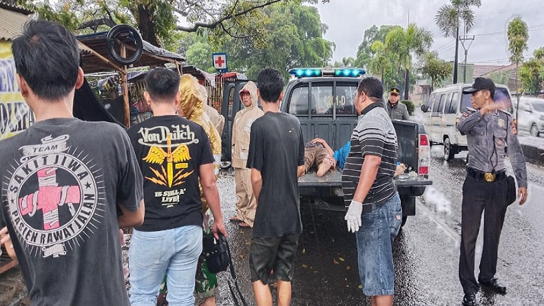 4 Orang Terkapar Tersambar Petir di Cirebon, 2 Tewas dan 2 Luka Berat