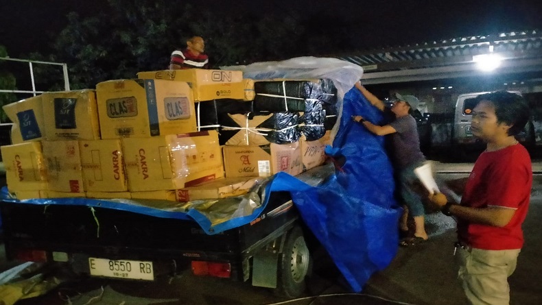 Polisi Amankan Mobil Angkut Jutaan Petasan di Indramayu, 2 Pria Ditangkap