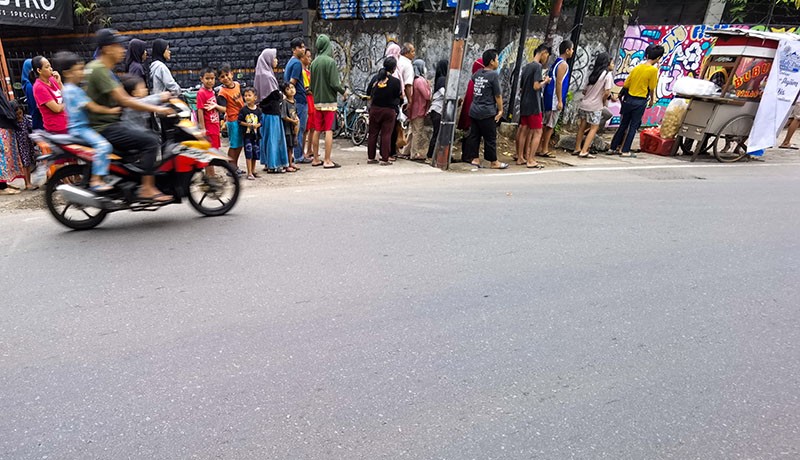 Tukang Bubur di Jakbar Berikan Menu Buka Puasa Gratis Selama Ramadan - Bagian 3