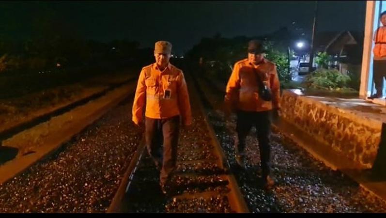 title Jelang Mudik Lebaran, Daop 4 Semarang Inspeksi di Pelintasan Sebidang dan Jalur KA Jelang Mudik Lebaran, Daop 4 Semarang Inspeksi di Pelintasan Sebidang dan Jalur KA