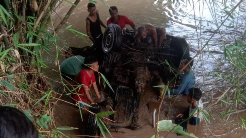 Banjir Terjang Bima NTB, 1 Mobil Warga Terseret Air hingga 1 Kilometer