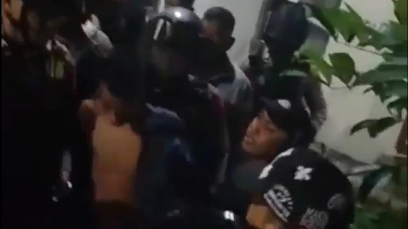 Serang Permukiman Warga, 2 Remaja di Makassar Ditangkap hingga Diamuk Massa