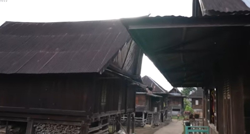 Kampung Unik di Sumatera Selatan, Singgah ke Desa Terpencil yang Indah dengan Rumah Panggung Beratap Ijuk 