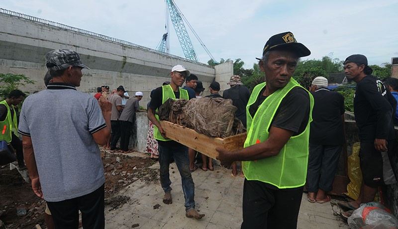 202 Makam Terdampak Pembangunan Jalan Tol Solo-Yogyakarta Dipindah - Bagian 3