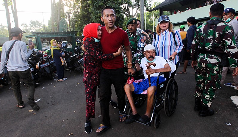 Penampakan Ida Dayak Dikerumuni Warga di Kostrad Cilodong - Bagian 5