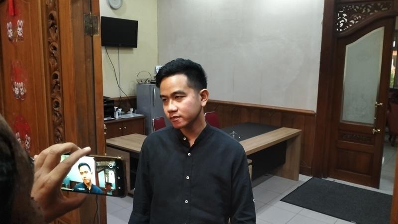 Gibran Pertimbangkan Lurah dan Camat di Solo Dapat Kendaraan Listrik