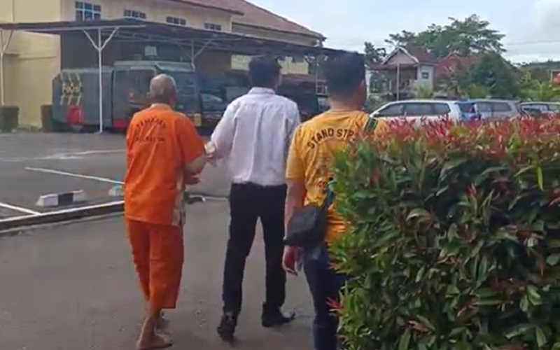 Nekat Jual Sabu di Bulan Puasa, Kakek 71 Tahun Ditangkap Polisi 