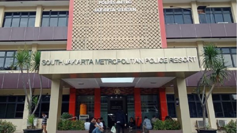 title Karo Ops Polda NTB Serahkan Kasus Anaknya Diduga Tabrak Pemotor hingga Tewas ke Polisi Karo Ops Polda NTB Serahkan Kasus Anaknya Diduga Tabrak Pemotor hingga Tewas ke Polisi