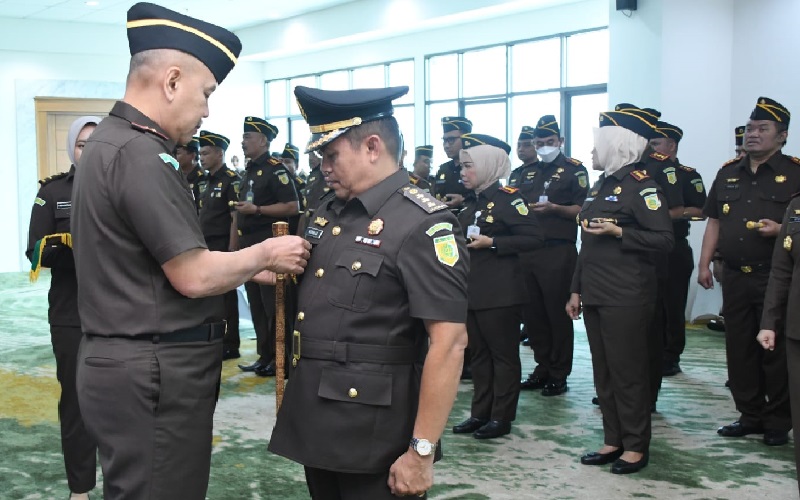 Dr Mukhlis Jabat Asisten Pengawasan Kejati Jabar Gantikan Dedie Tri Haryadi