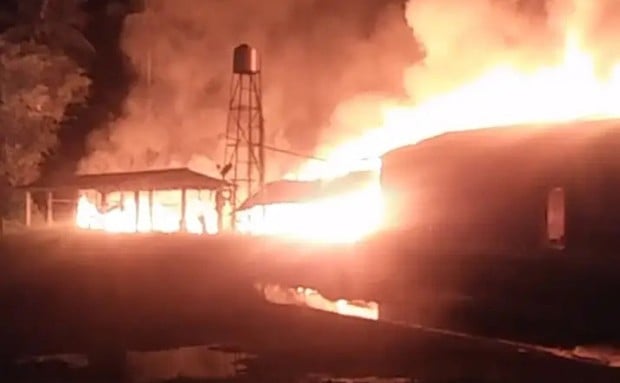 Pasar Tradisional Tatelu, Minahasa Utara Terbakar Hebat 