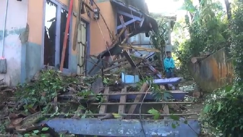 Puting Beliung Sapu 8 Desa di Bojong Purwakarta, 155 Rumah Warga Rusak