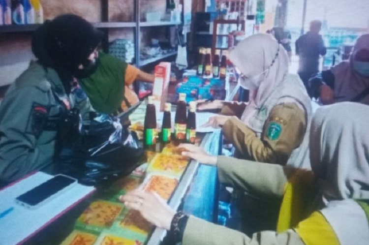 title Sidak Pasar Malindungi, Tim POM Luwu Timur Temukan Produk Berbahaya Sidak Pasar Malindungi, Tim POM Luwu Timur Temukan Produk Berbahaya