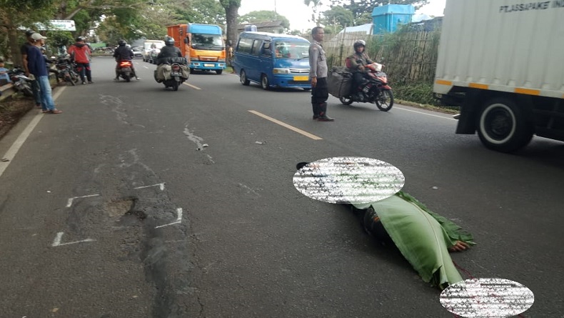 Kecelakaan di Cianjur Hari Ini, Pemotor Tewas Terlindas L300  di Jalan Raya Cipanas