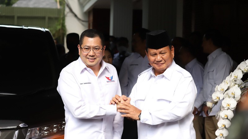 Momen Hary Tanoe Temui Prabowo Subianto di Jalan Kertanegara - Bagian 4