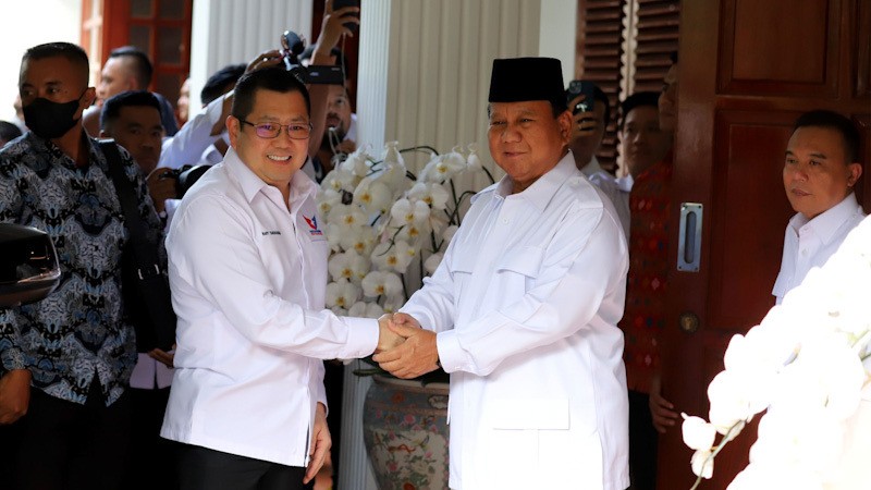 Momen Hary Tanoe Temui Prabowo Subianto di Jalan Kertanegara - Bagian 3