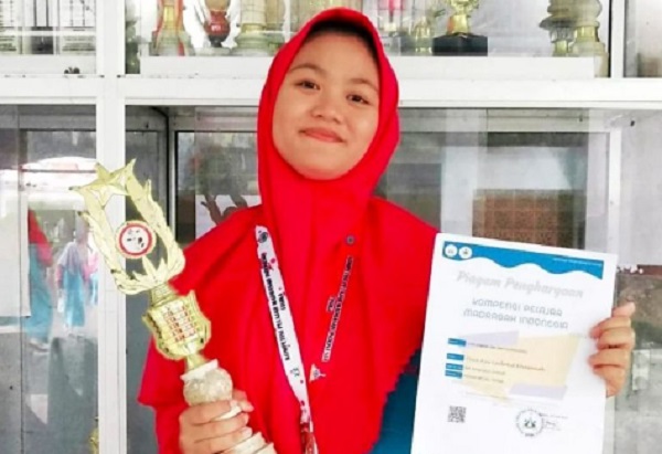 Kisah Inspiratif Diva Jadi Mahasiswa Termuda Di Unesa, Baru Berusia 15 ...