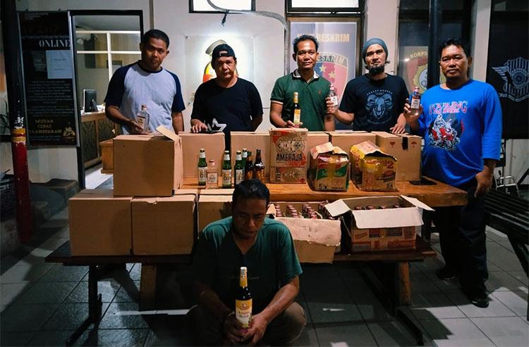 Polsek Piyungan Bantul Bongkar Peredaran Miras, Ratusan Botol Disita