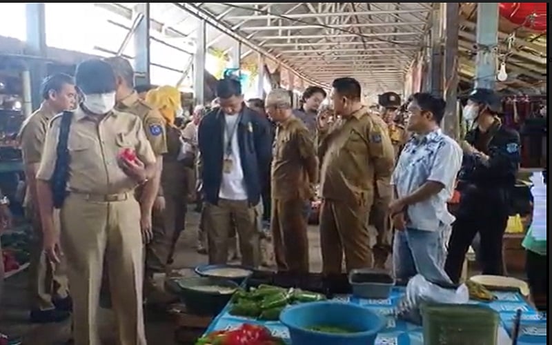 title Tim Gabungan Temukan Makanan Mengandung Bahan Kimia di Pasar Kayu Agung Tim Gabungan Temukan Makanan Mengandung Bahan Kimia di Pasar Kayu Agung