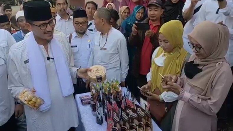 title Menparekraf Sandiaga Uno Dorong Santri di Cirebon Jadi Content Creator Islami Menparekraf Sandiaga Uno Dorong Santri di Cirebon Jadi Content Creator Islami
