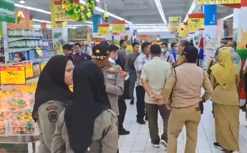 title Tim Gabungan Temukan Pangan Kedaluwarsa di Sejumlah Toko di Sampit Tim Gabungan Temukan Pangan Kedaluwarsa di Sejumlah Toko di Sampit