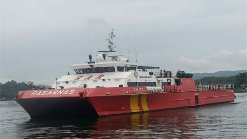 Tim SAR Cari 11 Penumpang Kapal Bocor Tangki BBM di Buton Utara