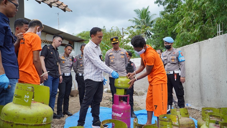 Oplos Gas Subsidi secara Ilegal, 2 Pria Ditangkap Polisi di Sindang Hayu Ciamis