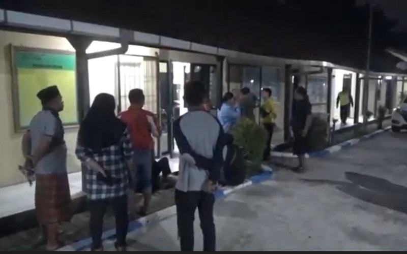 Heboh Pria Ngamuk di Pasar Ramadhan Jombang, 1 Warga Dilarikan ke Rumah Sakit