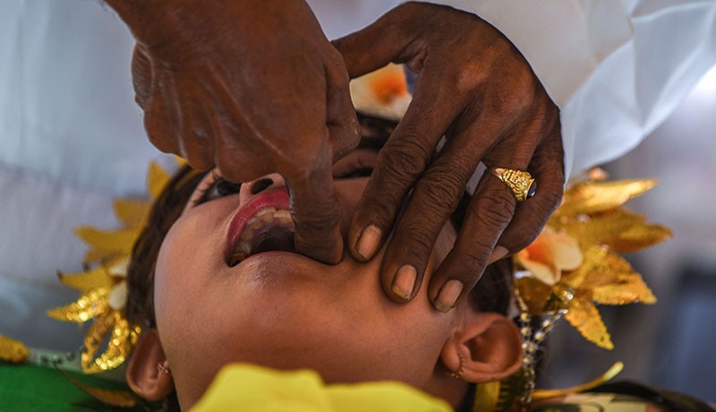 Upacara Metatah di Palembang, 150 Umat Hindu Potong Gigi - Bagian 2