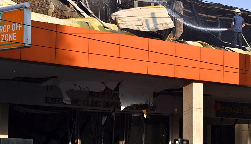 Gedung Rumah Sakit Salak Kota Bogor Kebakaran - Bagian 3