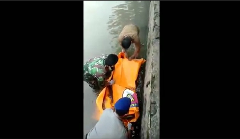 Mayat Perempuan Ditemukan Mengapung di Muara Sungai Pasuruan, Begini Kondisinya 