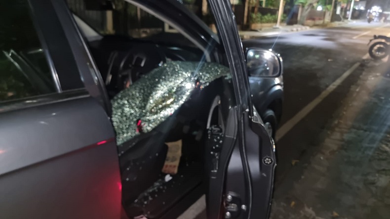 title Mobil Wartawan Dibobol Pencuri di Purnawarman Bandung, Laptop dan Kamera Raib Mobil Wartawan Dibobol Pencuri di Purnawarman Bandung, Laptop dan Kamera Raib