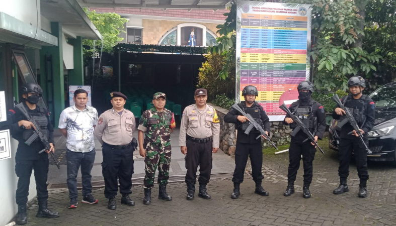title 500 Personel Amankan Misa Paskah di Gereja Kota Malang 500 Personel Amankan Misa Paskah di Gereja Kota Malang