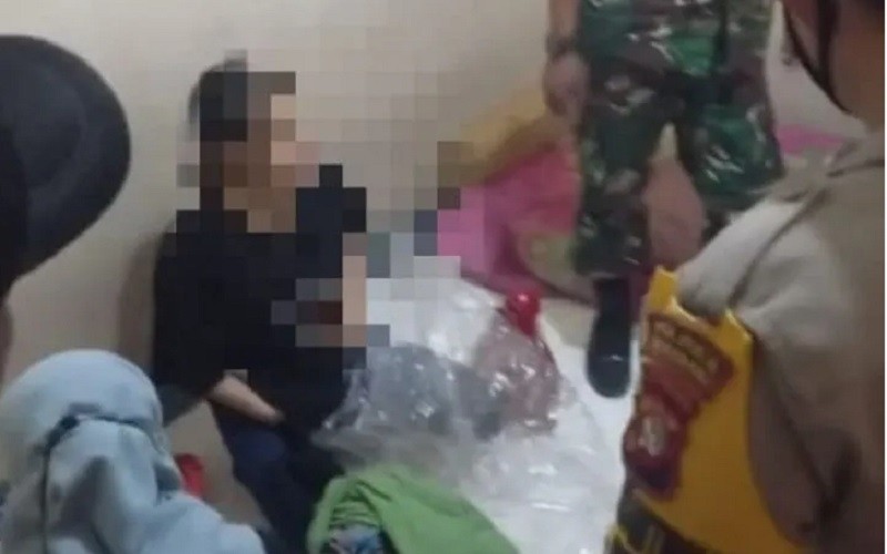 title Terciduk Razia, 8 Warga Calon Kelurahan Bersinar BNN di Singkawang Positif Narkoba Terciduk Razia, 8 Warga Calon Kelurahan Bersinar BNN di Singkawang Positif Narkoba