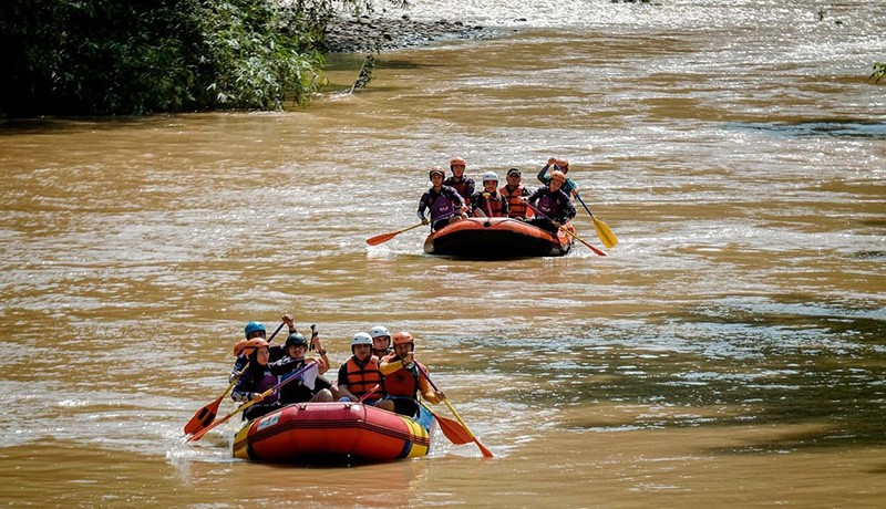 Sandiaga Uno Jajal Wisata Arung Jeram di Selamanik Ciamis - Bagian 1