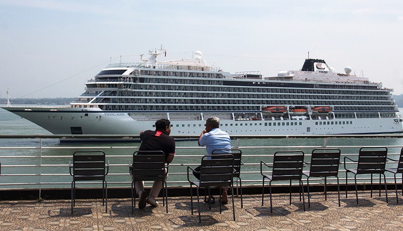 Megahnya Kapal Pesiar MS Viking Mars yang Merapat di Surabaya - Bagian 1