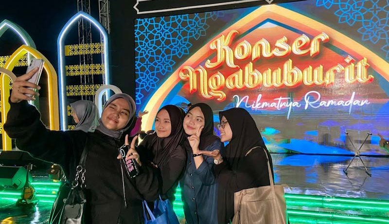 Warga Antusias Sambut Konser Ngabuburit dan Tabligh Akbar di Masjid Agung Jawa Tengah - Bagian 2