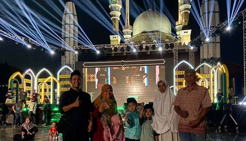 Warga Antusias Sambut Konser Ngabuburit dan Tabligh Akbar di Masjid Agung Jawa Tengah - Bagian 3