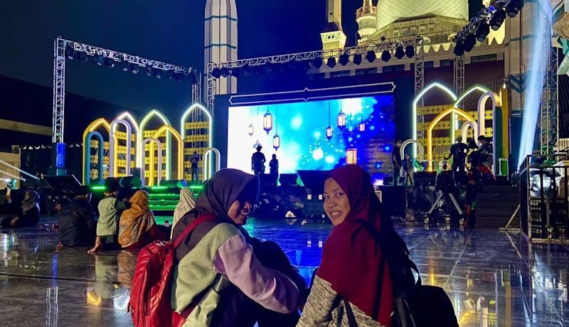 Warga Antusias Sambut Konser Ngabuburit dan Tabligh Akbar di Masjid Agung Jawa Tengah - Bagian 4