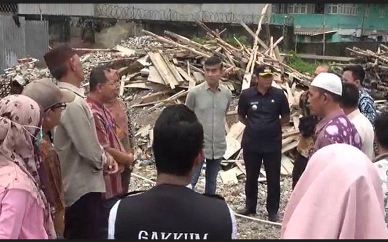 Belum Punya Izin, Pembangunan Minimarket di Palembang Dihentikan Paksa