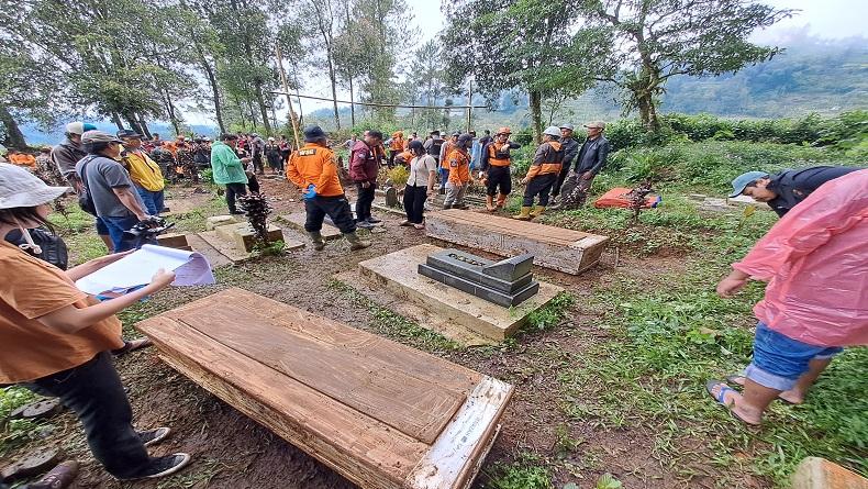 Teridentifikasi, 5 Makam Korban Dukun Pengganda Uang di Banjarnegara Dibongkar