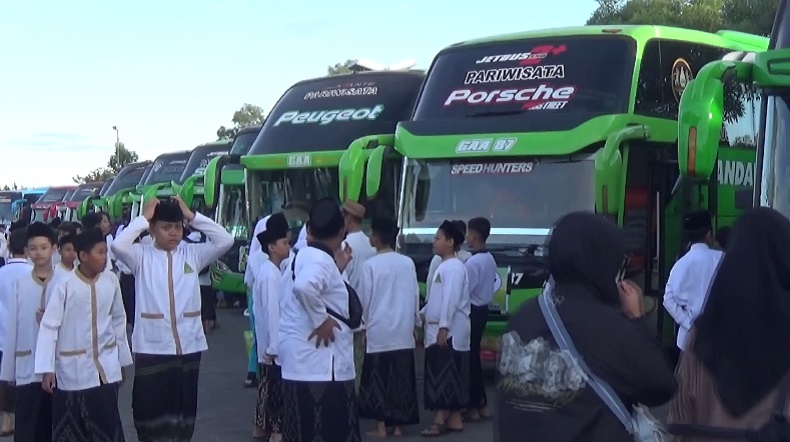 Jelang Lebaran, 2.700 Santri Ponpes Tebuireng Jombang Mudik Bareng