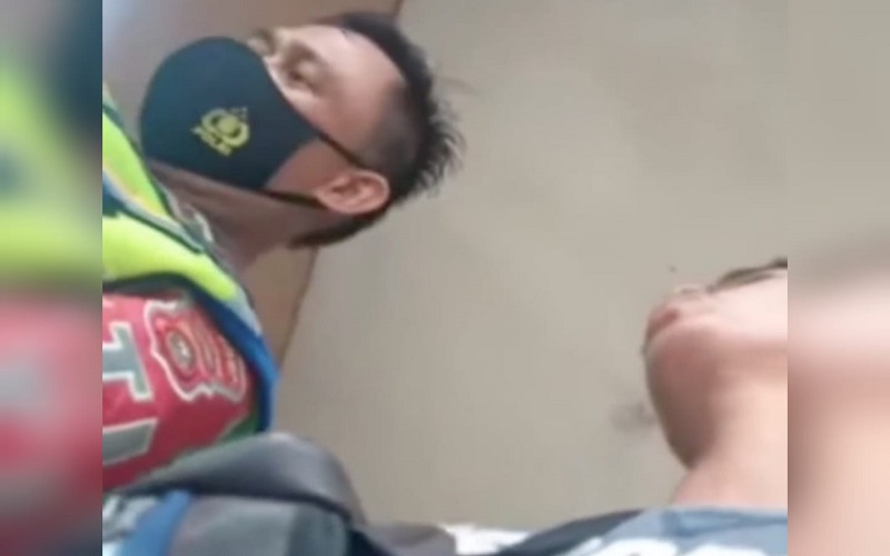 Viral Pemotor Bayar Tilang Rp150.000 ke Oknum Polisi, Kejadian di Cinde Palembang