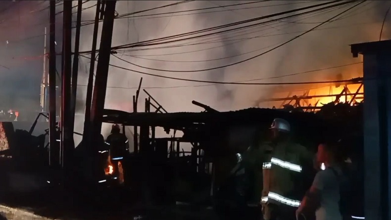 3 Rumah dan 2 Kios di PHH Mustopa Bandung Ludes Terbakar, Kerugian Ditaksir Ratusan Juta
